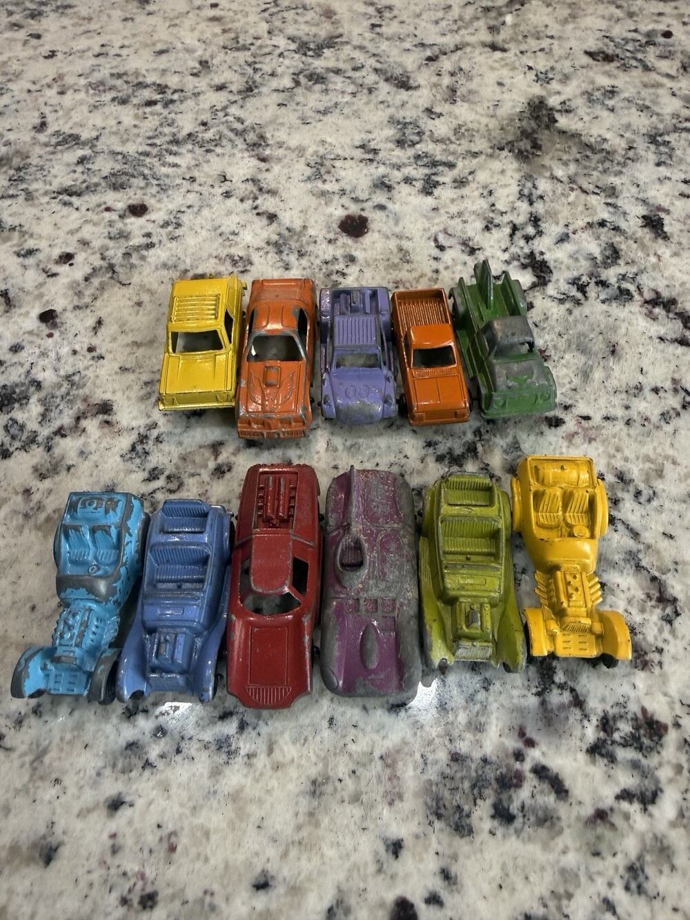 Lot of 11 Vintage Tootsietoy Diecast Cars & Trucks Mixed Models Chicago USA